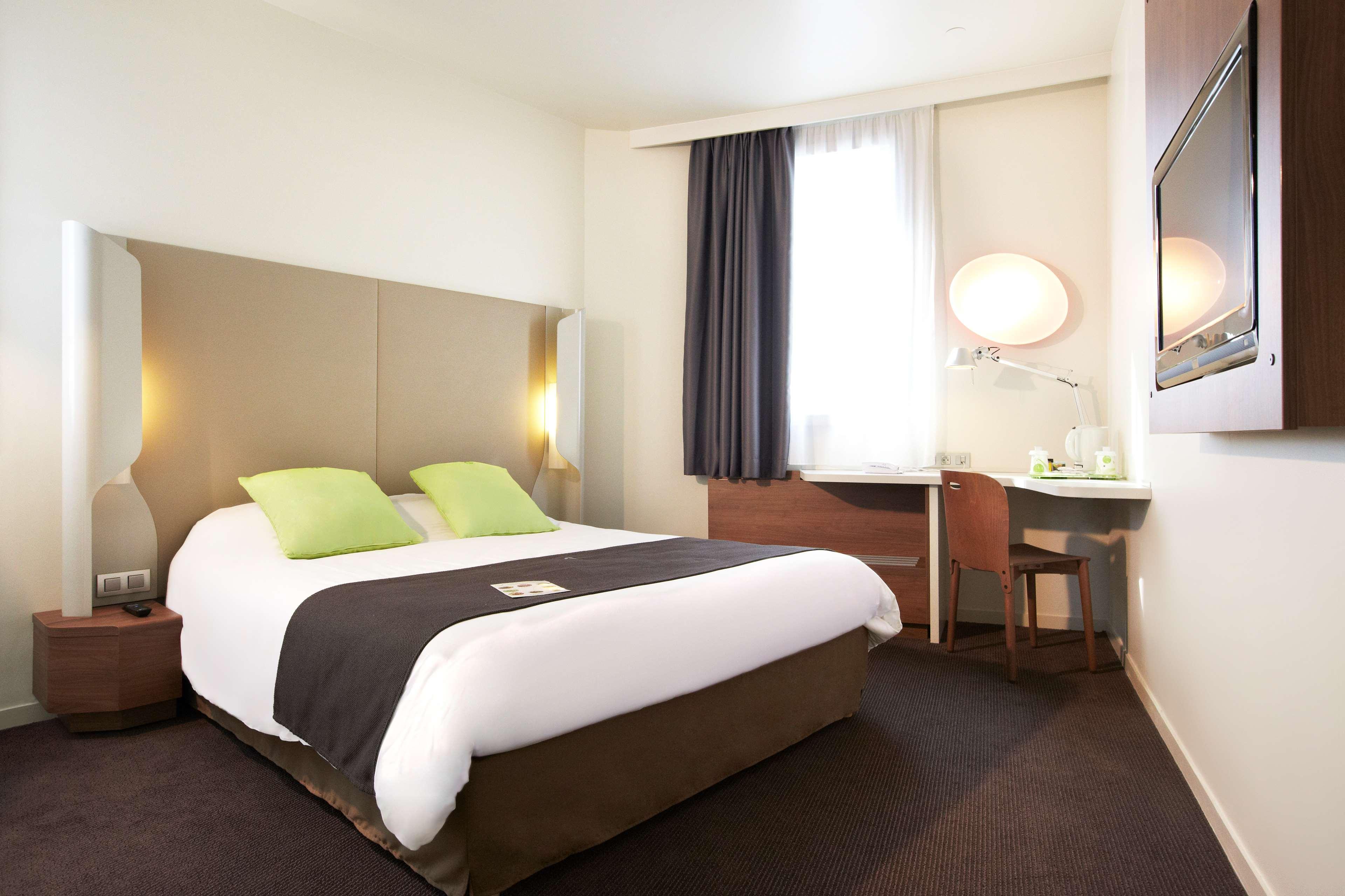 Hotel Campanile Saint-Quentin-En-Yvelines Montigny-le-Bretonneux Zewnętrze zdjęcie