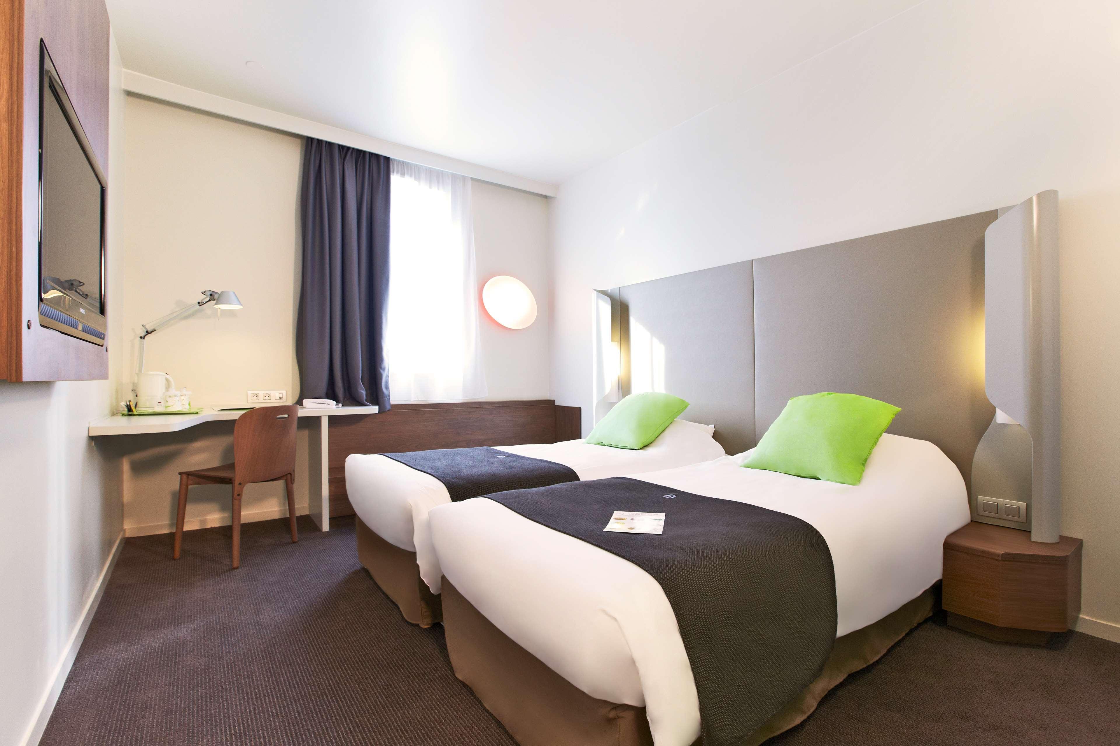 Hotel Campanile Saint-Quentin-En-Yvelines Montigny-le-Bretonneux Zewnętrze zdjęcie