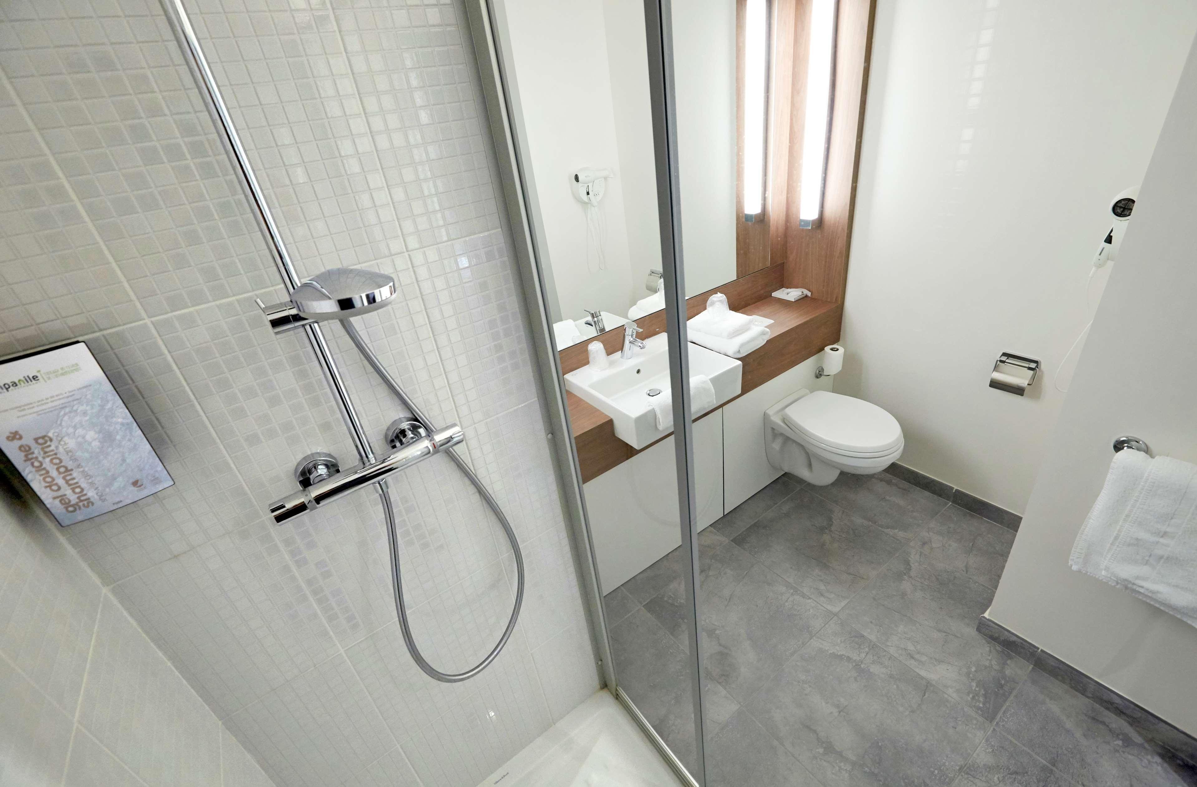 Hotel Campanile Saint-Quentin-En-Yvelines Montigny-le-Bretonneux Zewnętrze zdjęcie