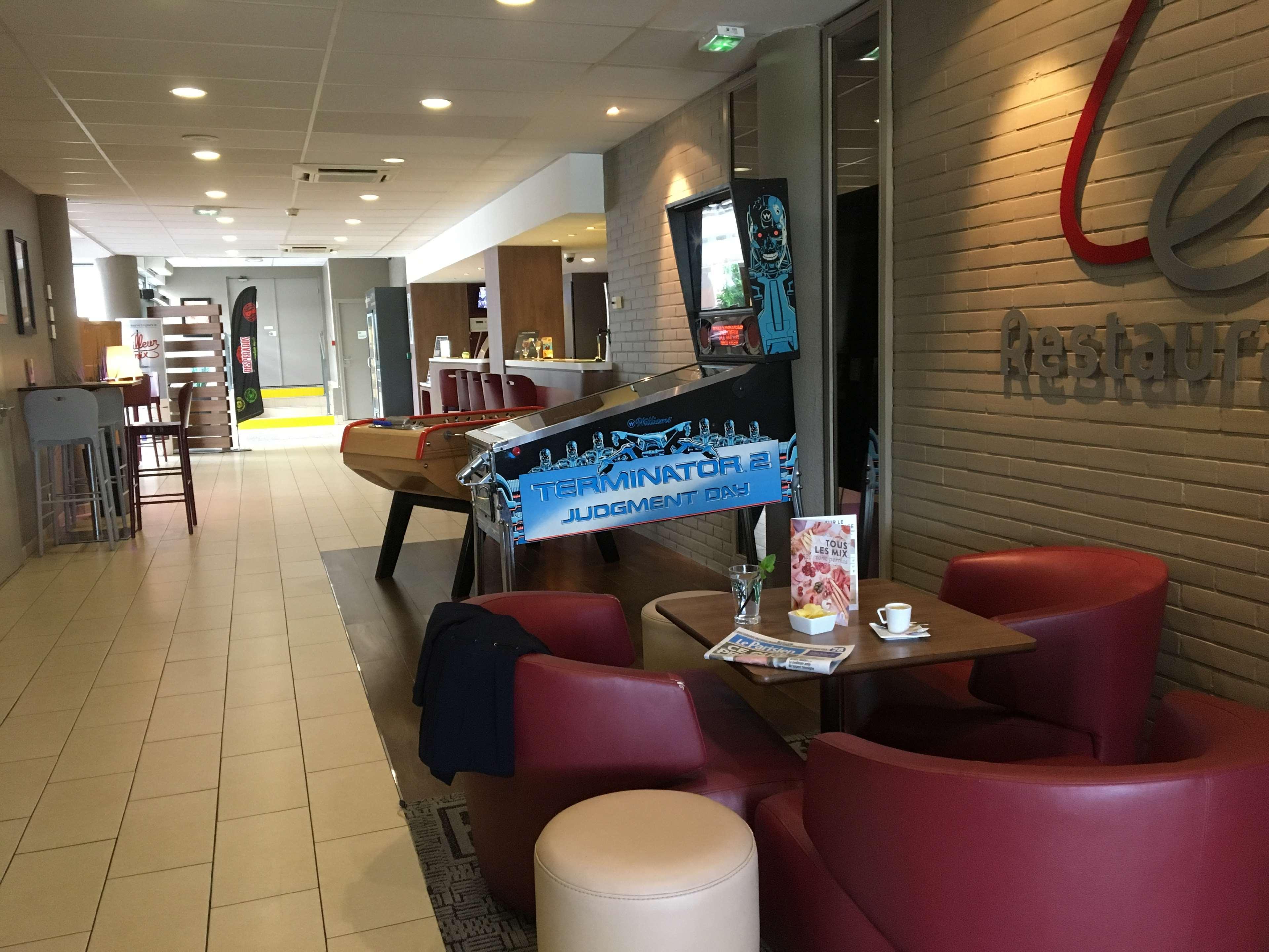 Hotel Campanile Saint-Quentin-En-Yvelines Montigny-le-Bretonneux Zewnętrze zdjęcie