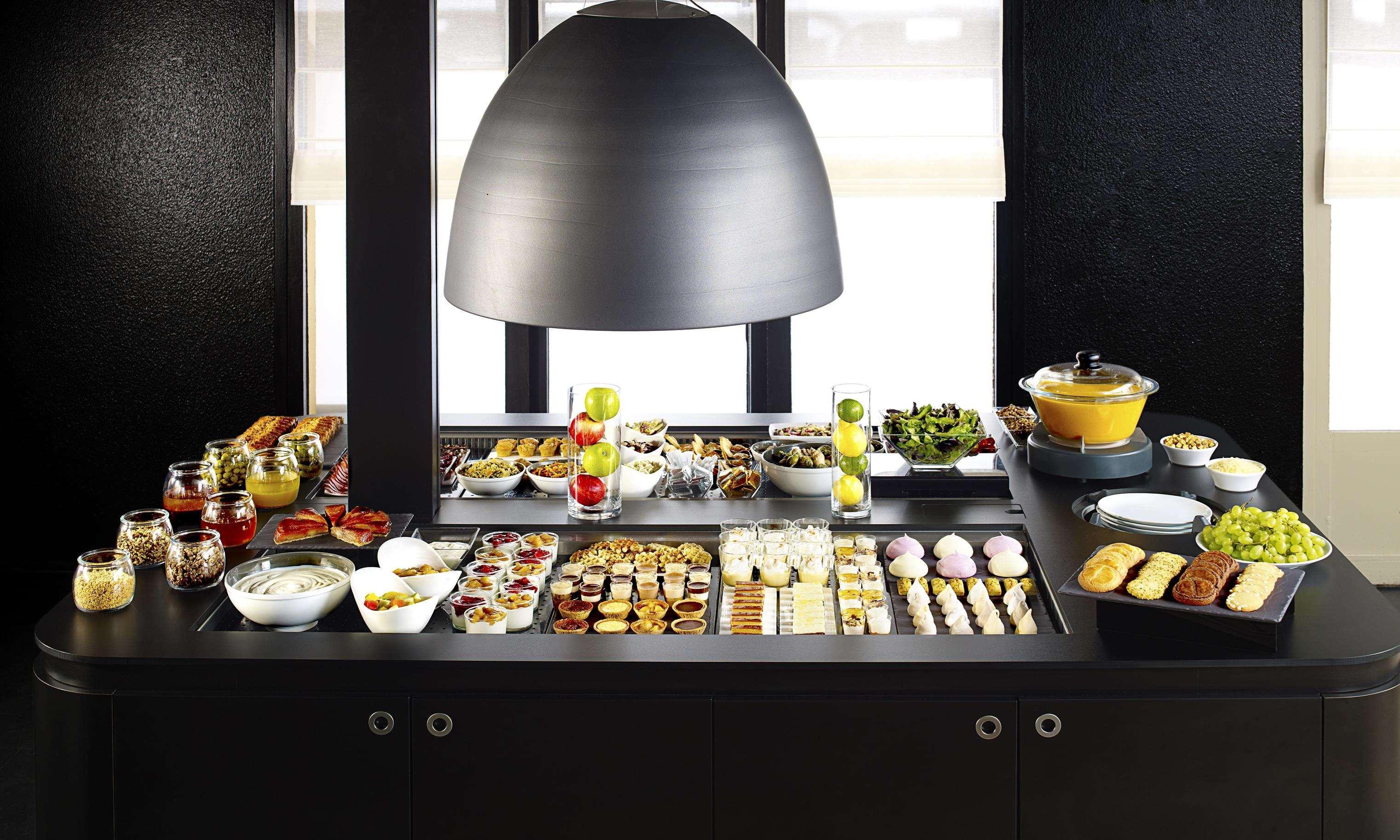 Hotel Campanile Saint-Quentin-En-Yvelines Montigny-le-Bretonneux Zewnętrze zdjęcie