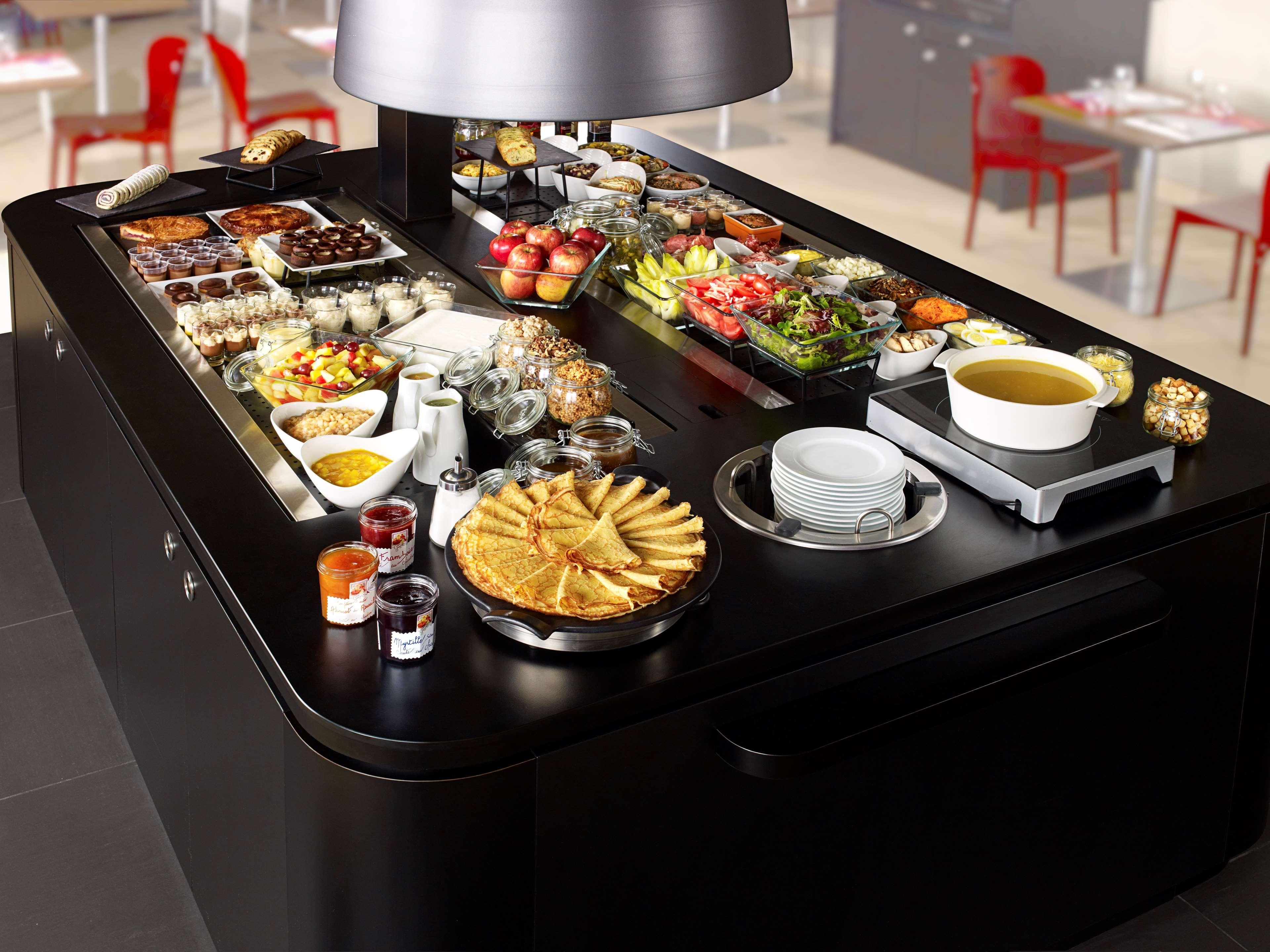 Hotel Campanile Saint-Quentin-En-Yvelines Montigny-le-Bretonneux Zewnętrze zdjęcie